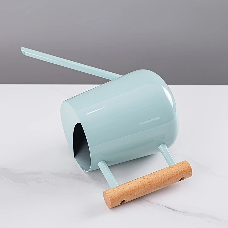 TIVVA BLUE – Gießkanne aus Edelstahl, 1 L, hellblau mit Holzgriff, leicht &amp; kompakt für Zimmerpflanzen