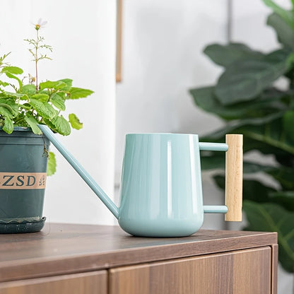 TIVVA BLUE – Gießkanne aus Edelstahl, 1 L, hellblau mit Holzgriff, leicht &amp; kompakt für Zimmerpflanzen